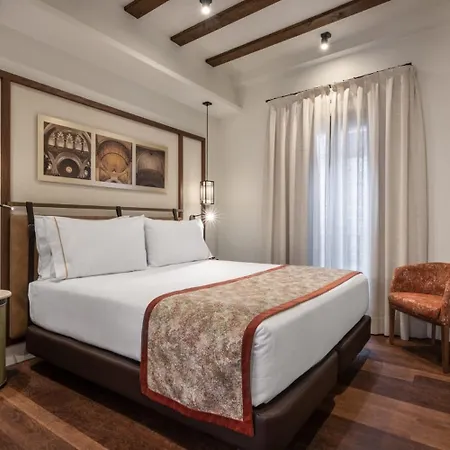 Aurea Hotel 4*